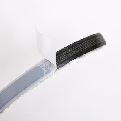 Janela de deslizamento de tempo de descolagem de escova de vedação com fita adesiva de fusão a quente e função insonorizada