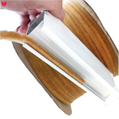 Porta anti-ruído Pile de lã de tempo de descolamento do selo Groove Mohair Weather Strip com função à prova de insetos