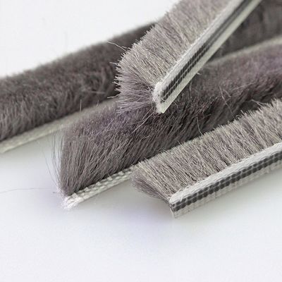 As tiras de lã de design moderno são a melhor solução de impermeabilização para perfis deslizantes de PVC