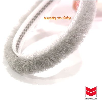 Adesivo Anti-Vento Meteor Strip Portão Draft Stopper Portão varrer Porta de fundo de vedação Strip com 100% PP pilha