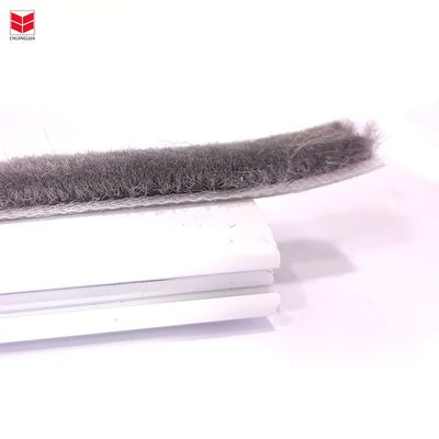 Adesivo Anti-Vento Meteor Strip Portão Draft Stopper Portão varrer Porta de fundo de vedação Strip com 100% PP pilha